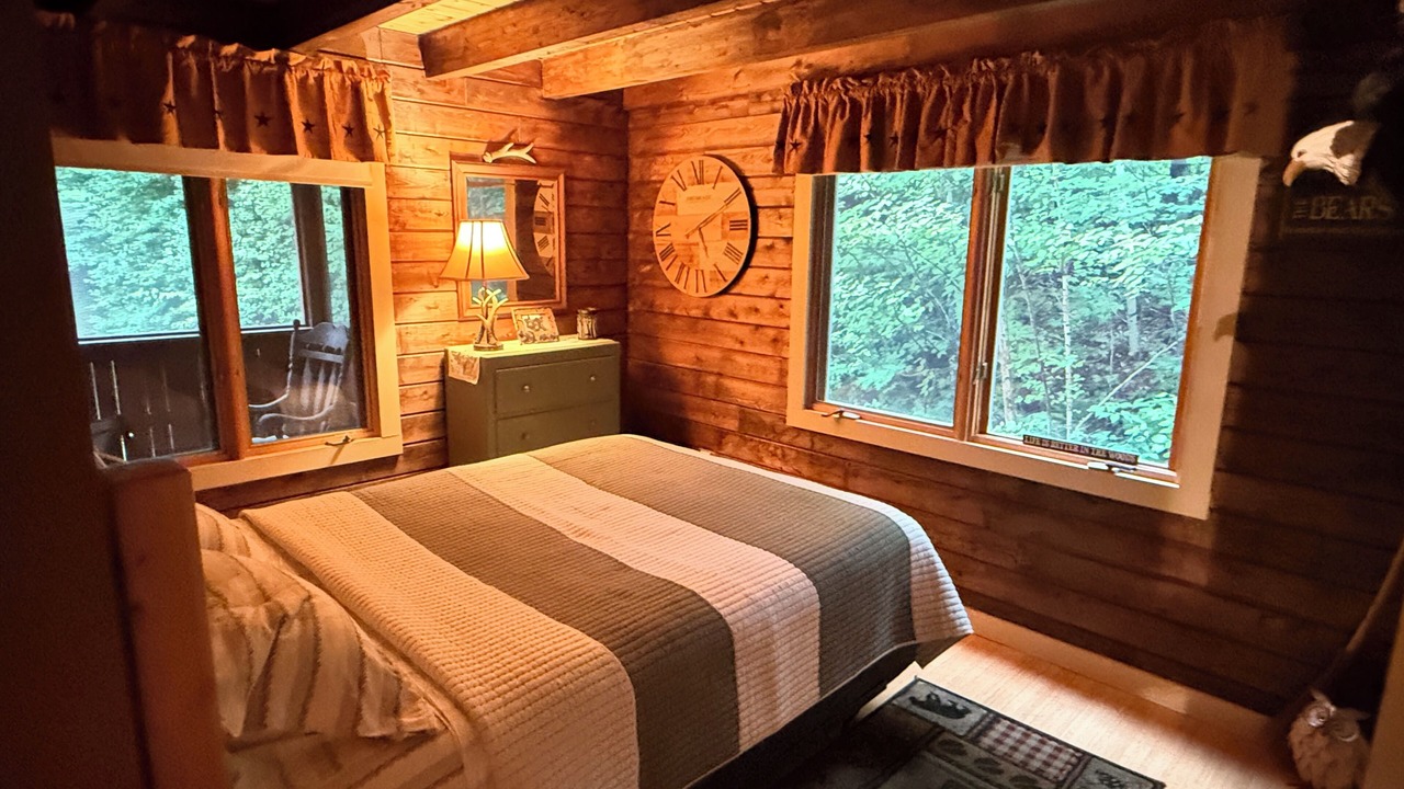 Photo of Bedroom in Stark