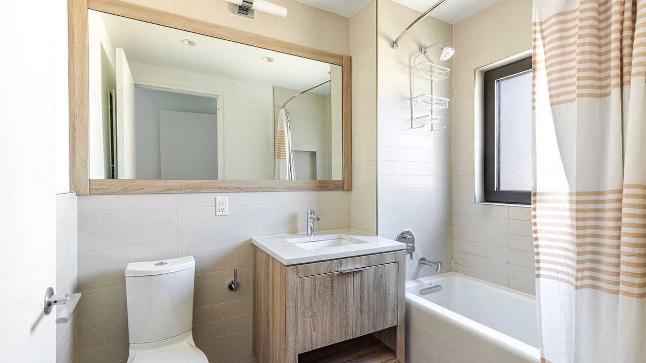 Photo of Bathroom in Hunters Point