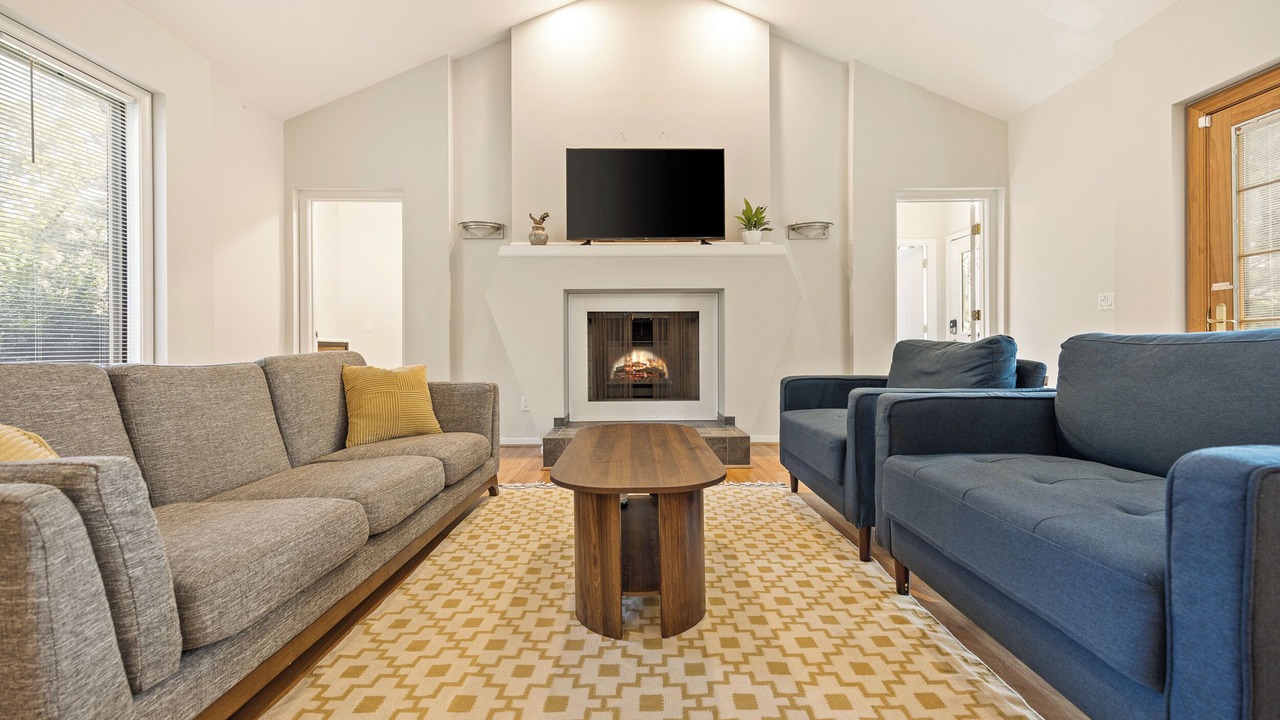 Photo of Livingroom in Bakerton
