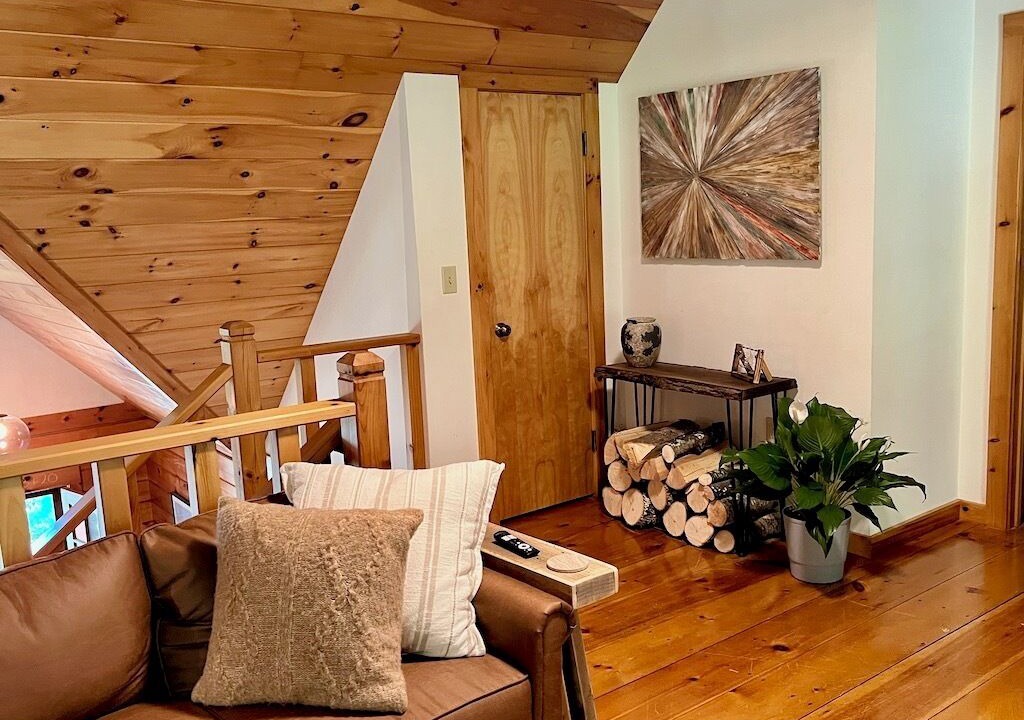 Photo of Livingroom in West Arlington