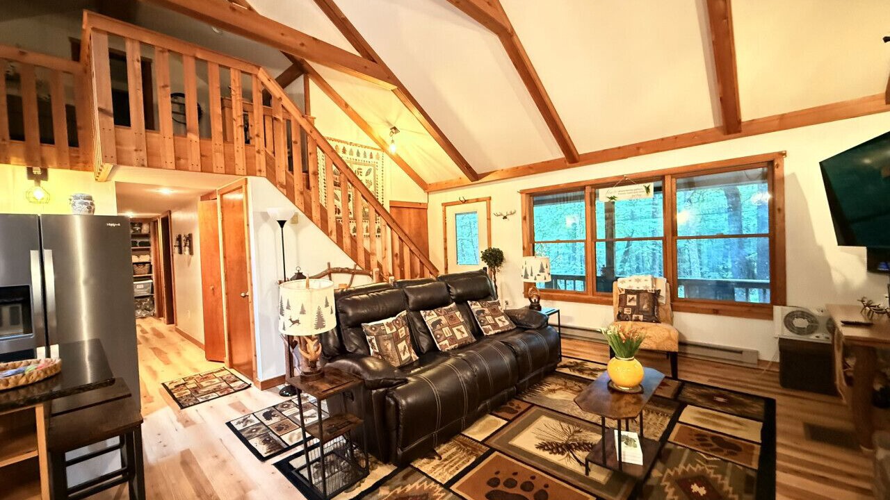 Photo of Livingroom in Alpine Lake