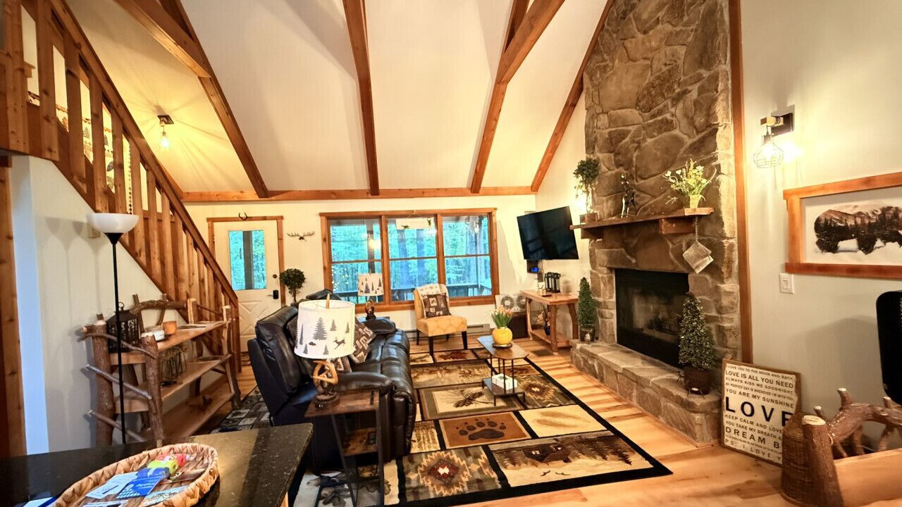 Photo of Livingroom in Alpine Lake