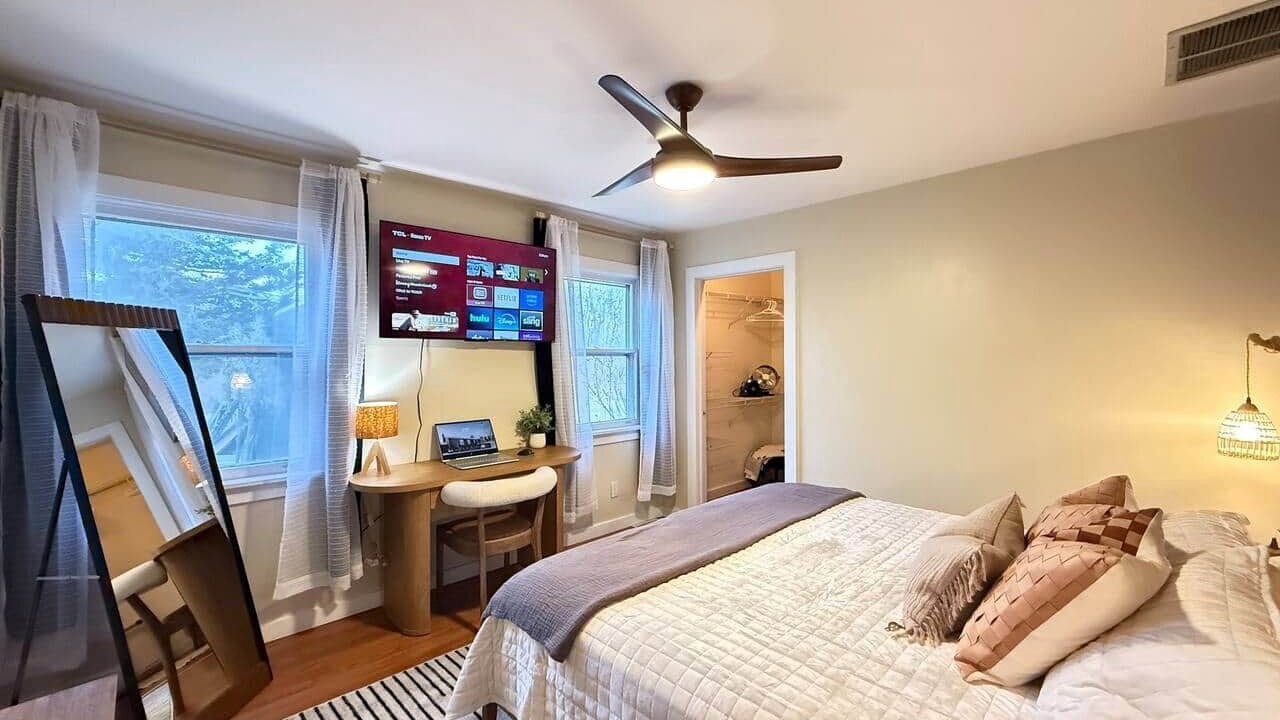 Photo of Bedroom in Hudson