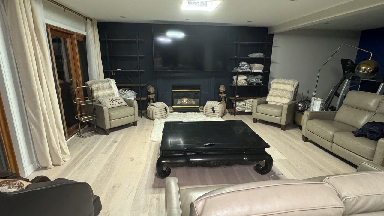 Photo of Livingroom in Lansing