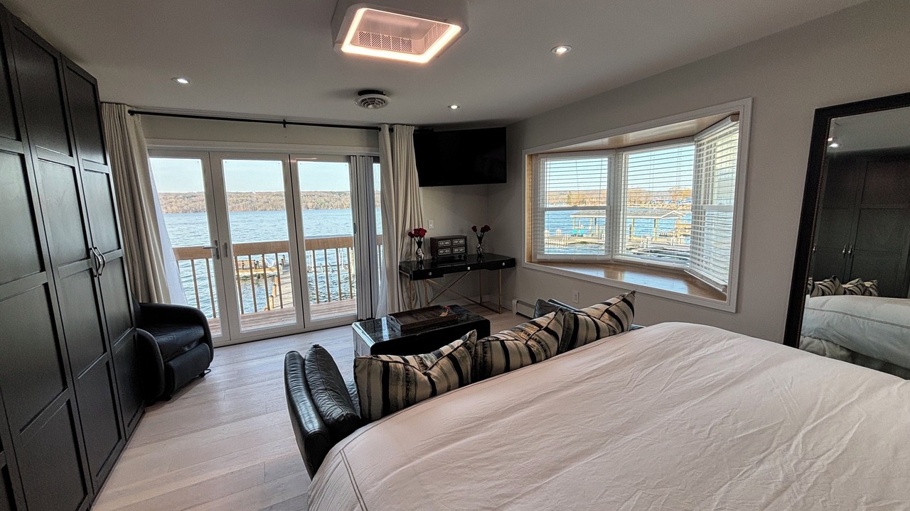 Photo of Bedroom in Lansing