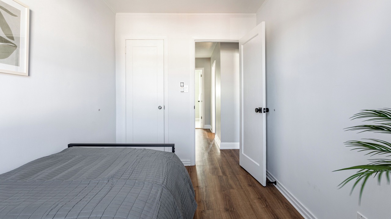 Photo of Bedroom in Kew Gardens Hills