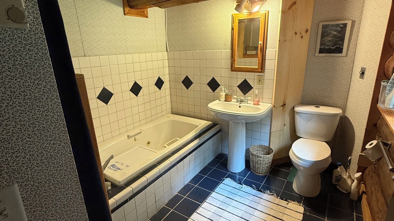 Photo of Bathroom in Hancock