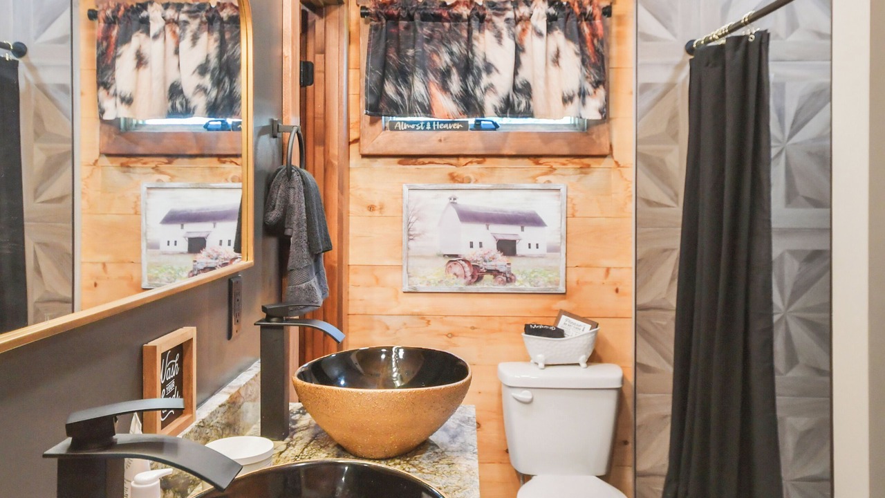 Photo of Bathroom in Smithsburg