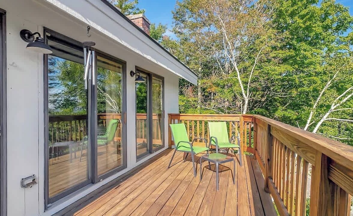 Photo of Patio Balcony in Bromley Mountain