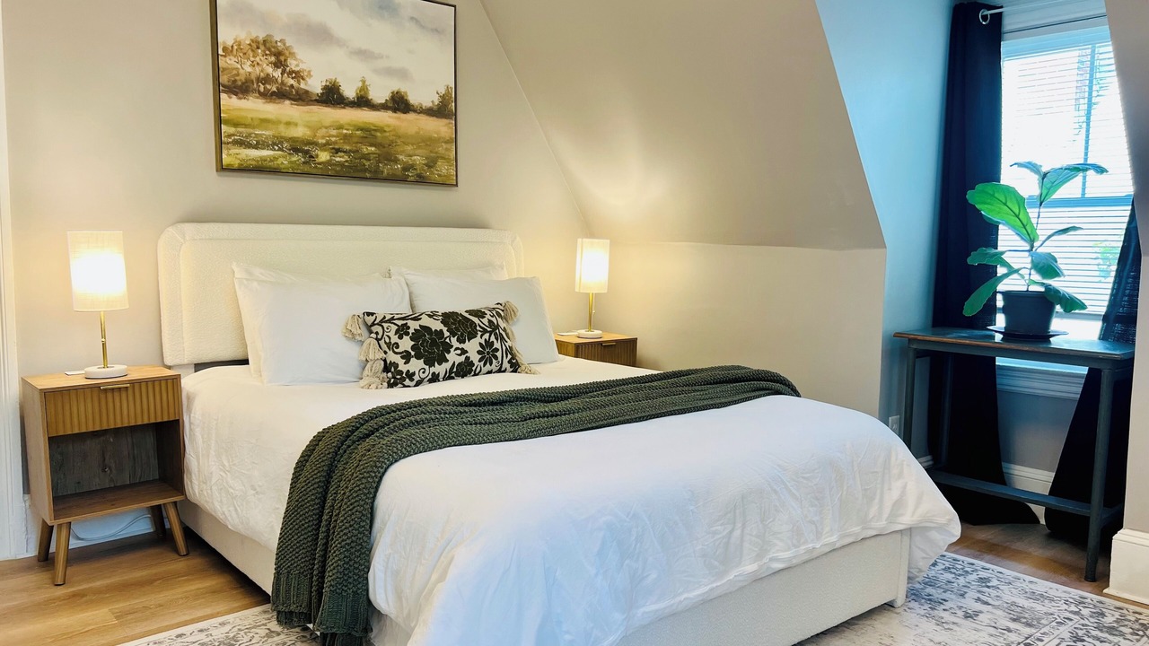 Photo of Bedroom in Mid-Cambridge