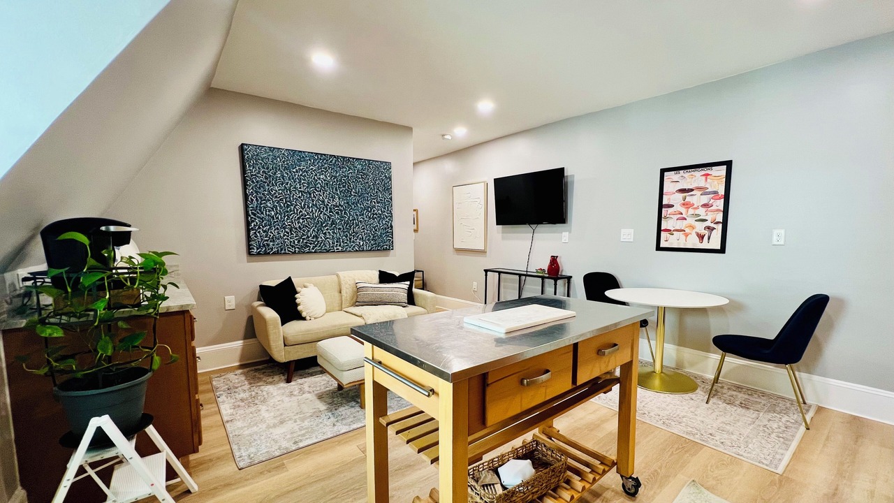 Photo of Livingroom in Mid-Cambridge