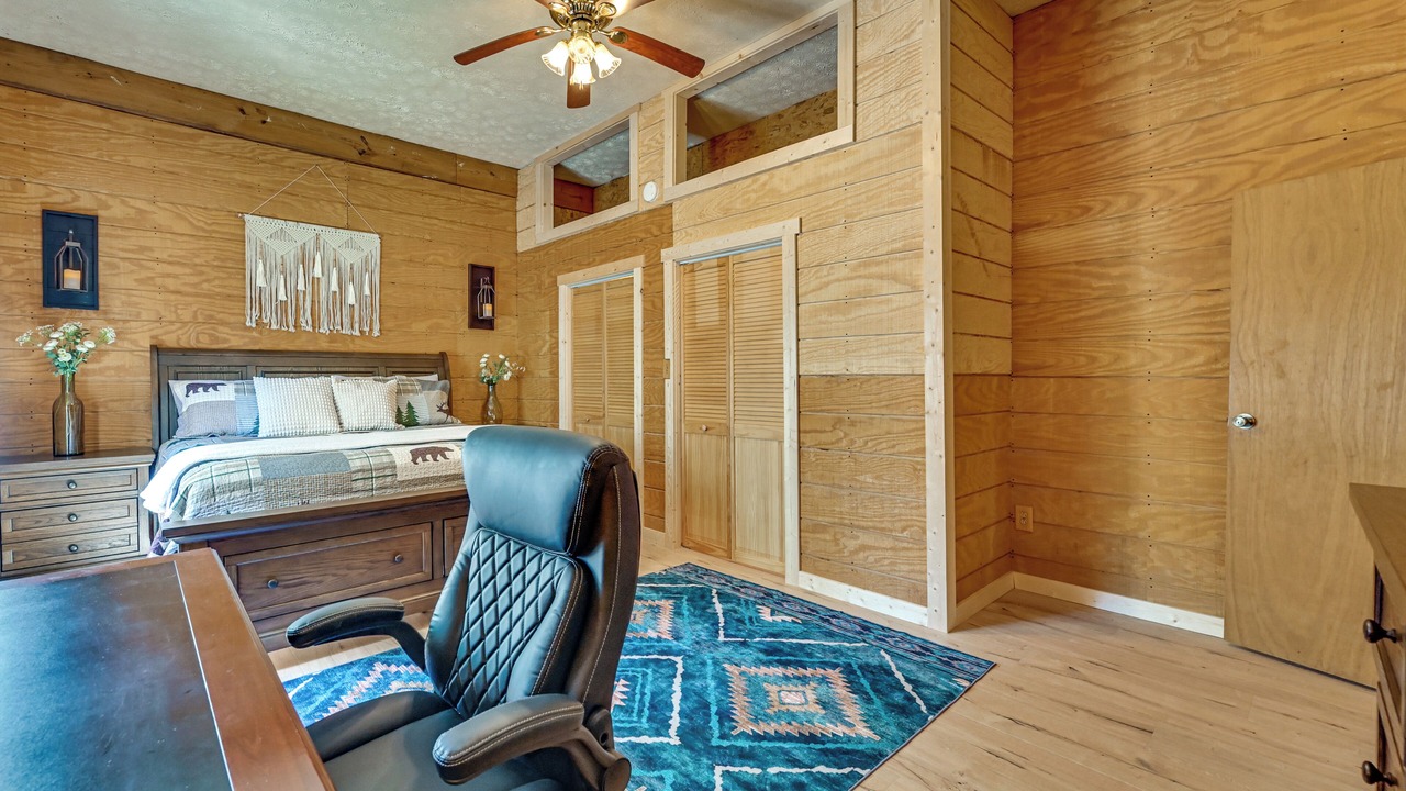 Photo of Bedroom in Sycamore Valley