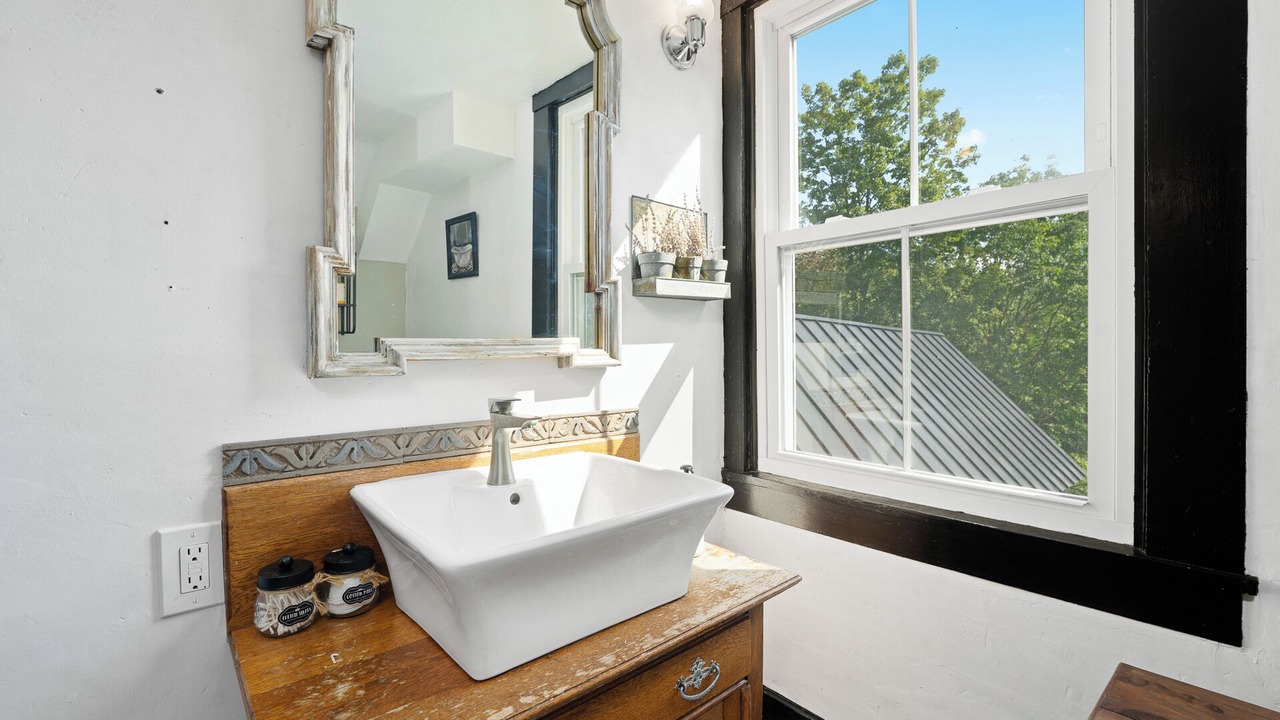 Photo of Bathroom in Warren