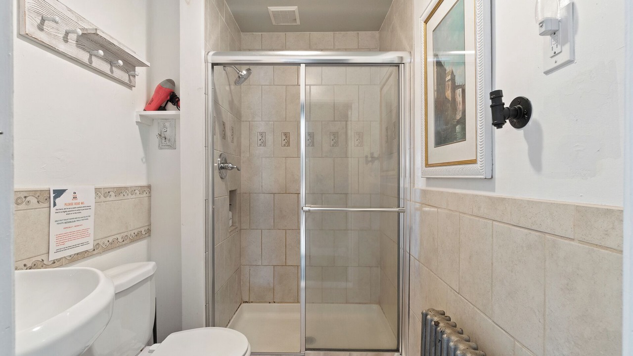Photo of Bathroom in Warren