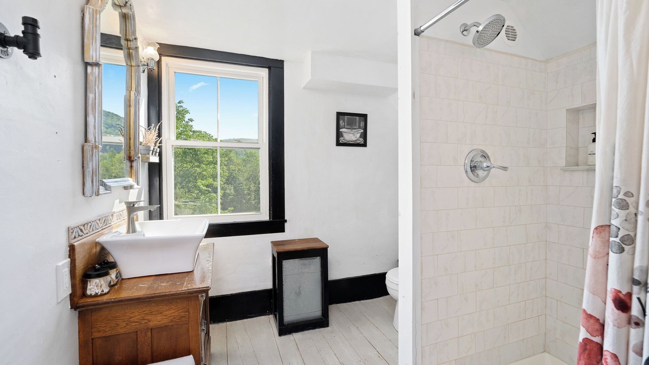 Photo of Bathroom in Warren