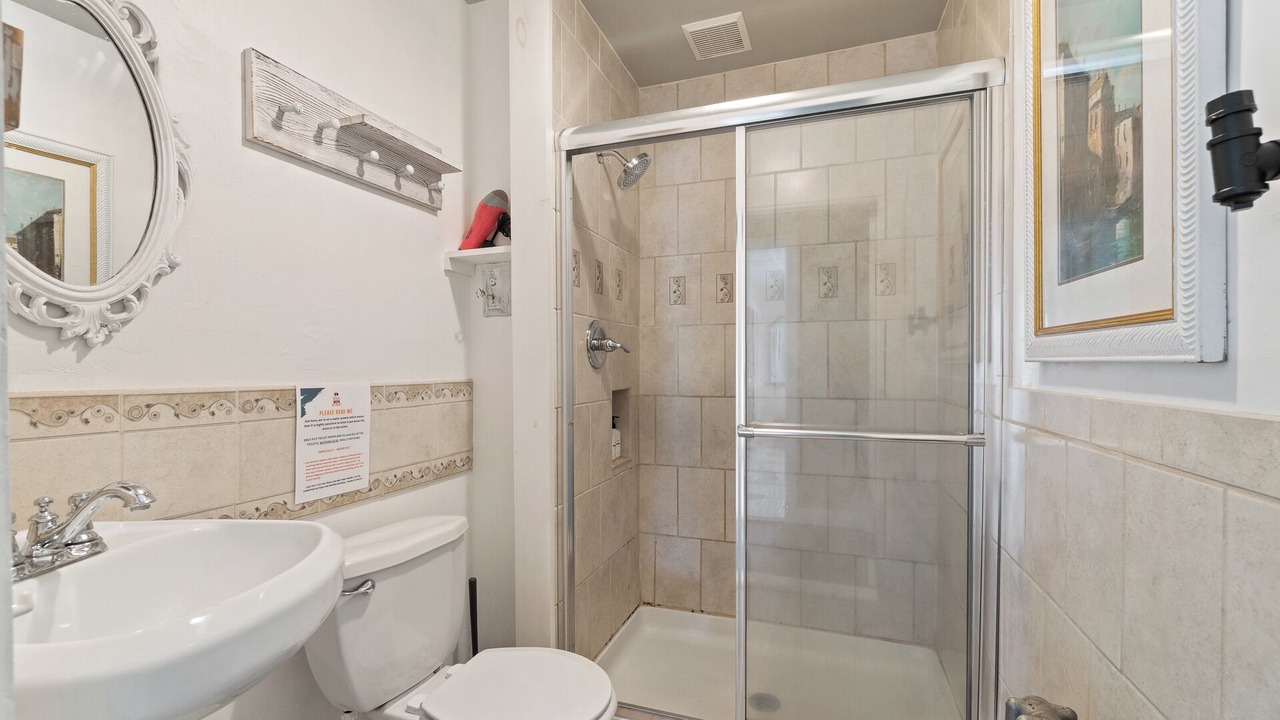 Photo of Bathroom in Warren
