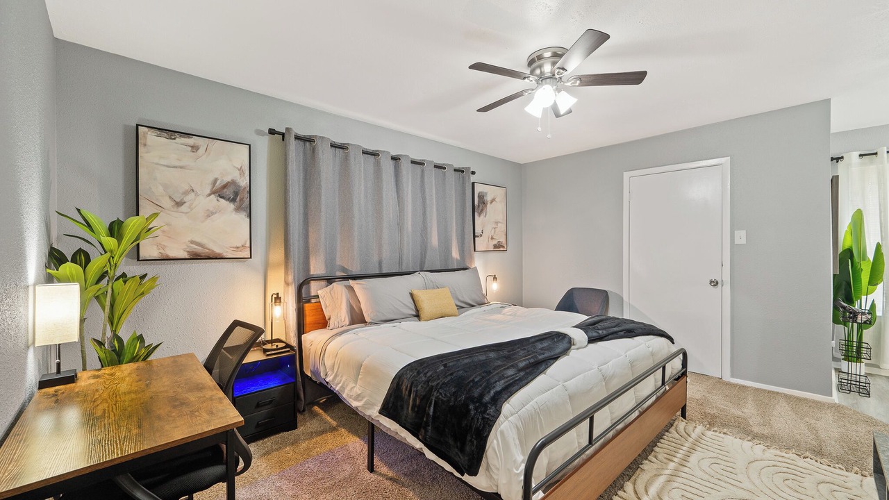 Photo of Bedroom in Humble