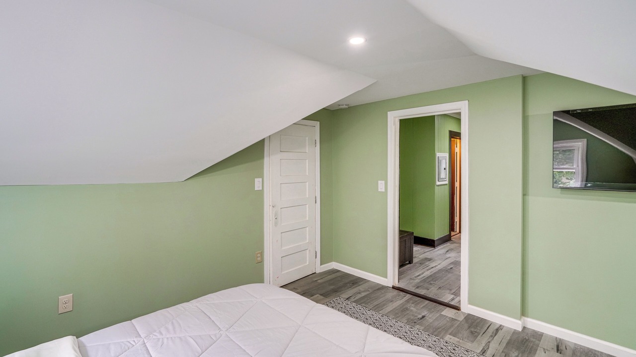 Photo of Bedroom in Stockade Historic District