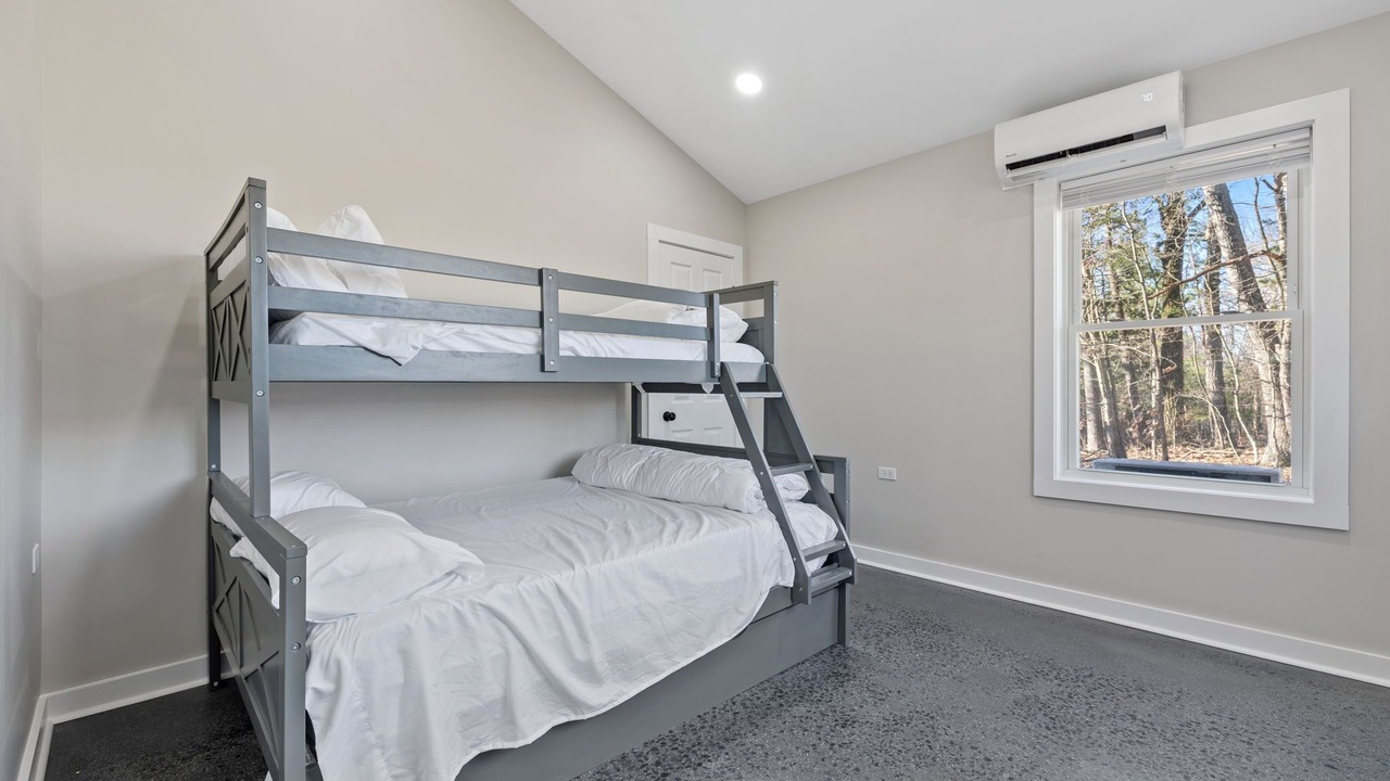 Photo of Bedroom in Berkeley Springs
