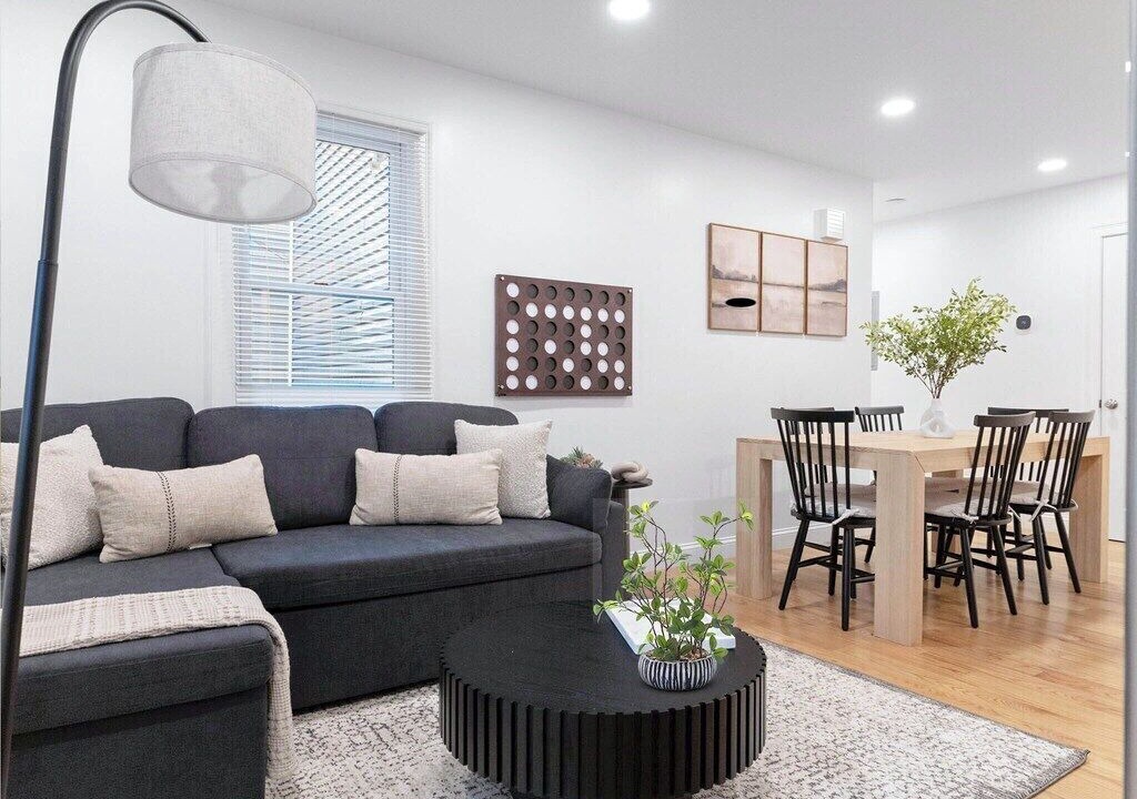 Photo of Livingroom in Central Square