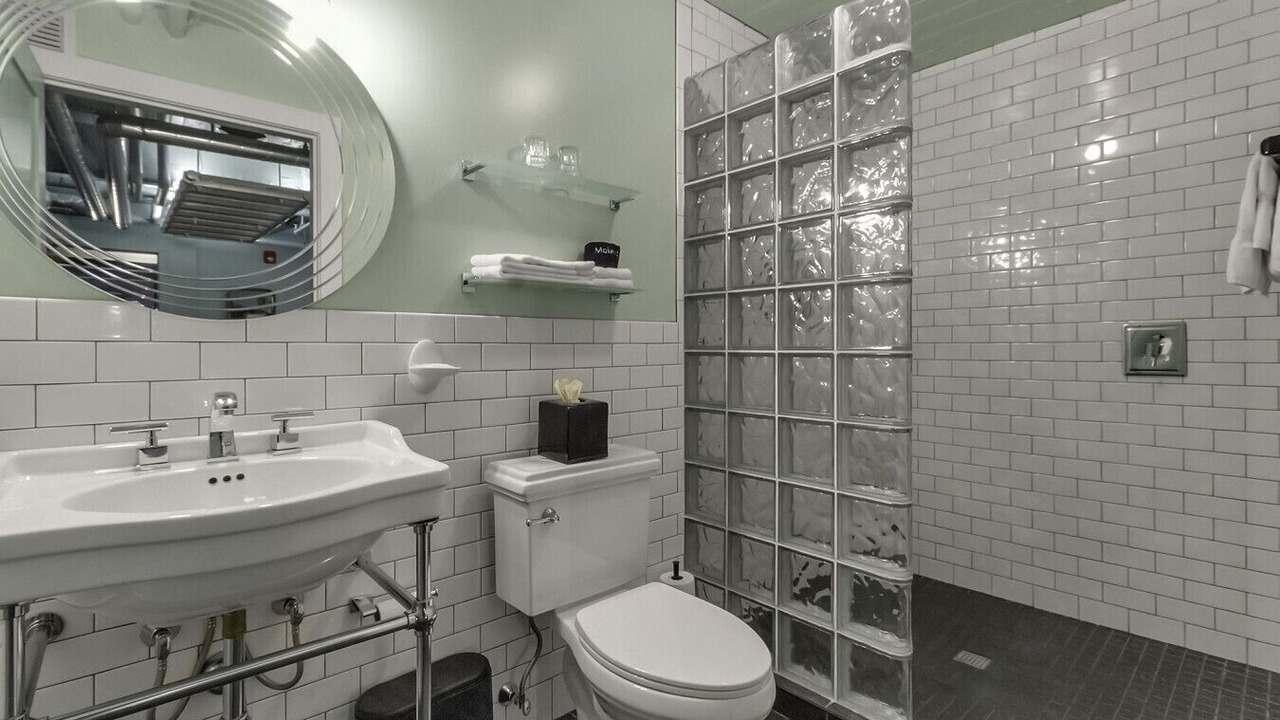 Photo of Bathroom in East Aurora