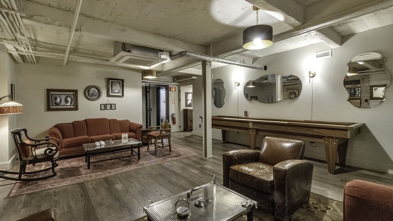 Photo of Livingroom in East Aurora