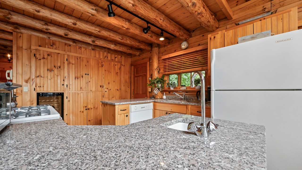 Photo of Kitchen in Rangeley Plantation