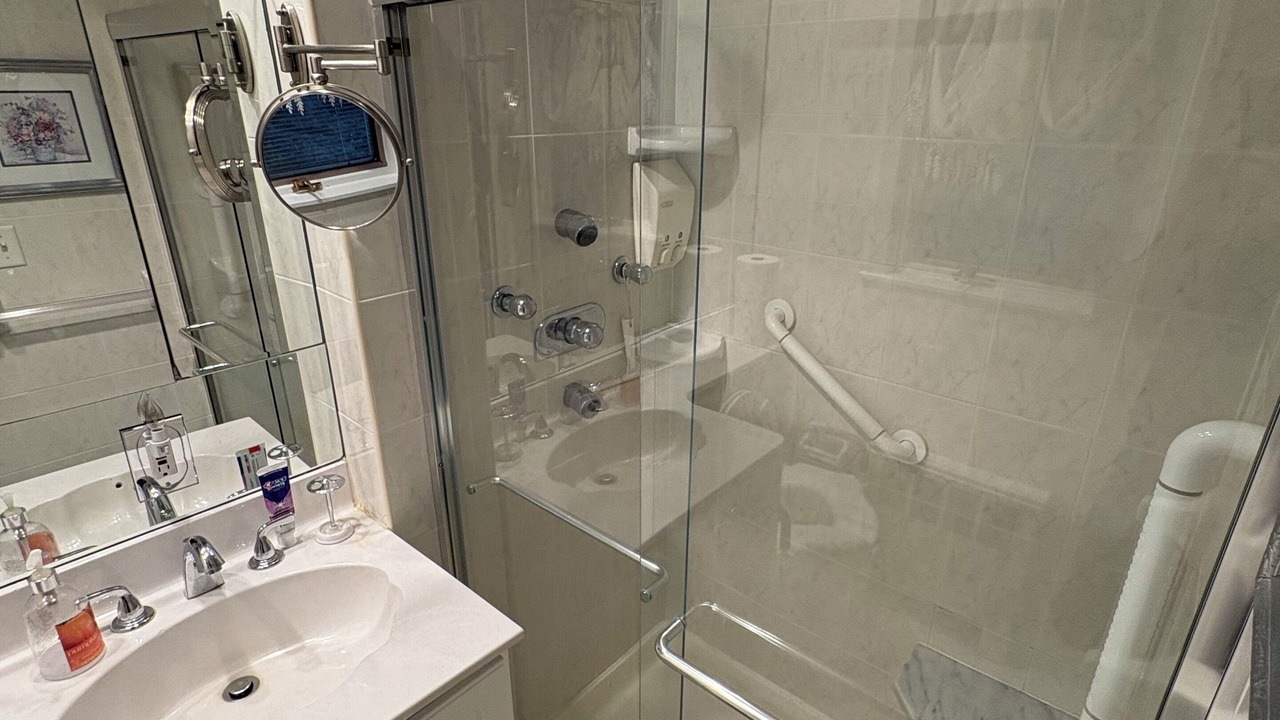 Photo of Bathroom in Old Bethpage