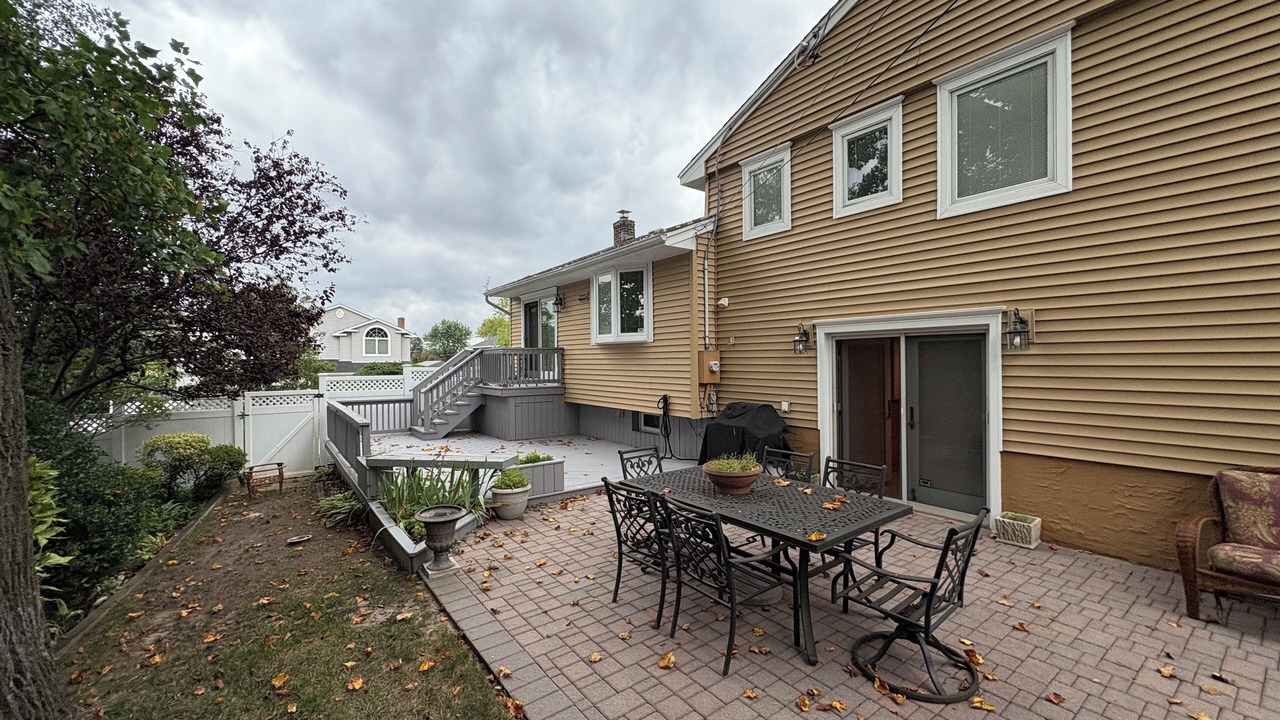 Photo of Outdoor in Old Bethpage