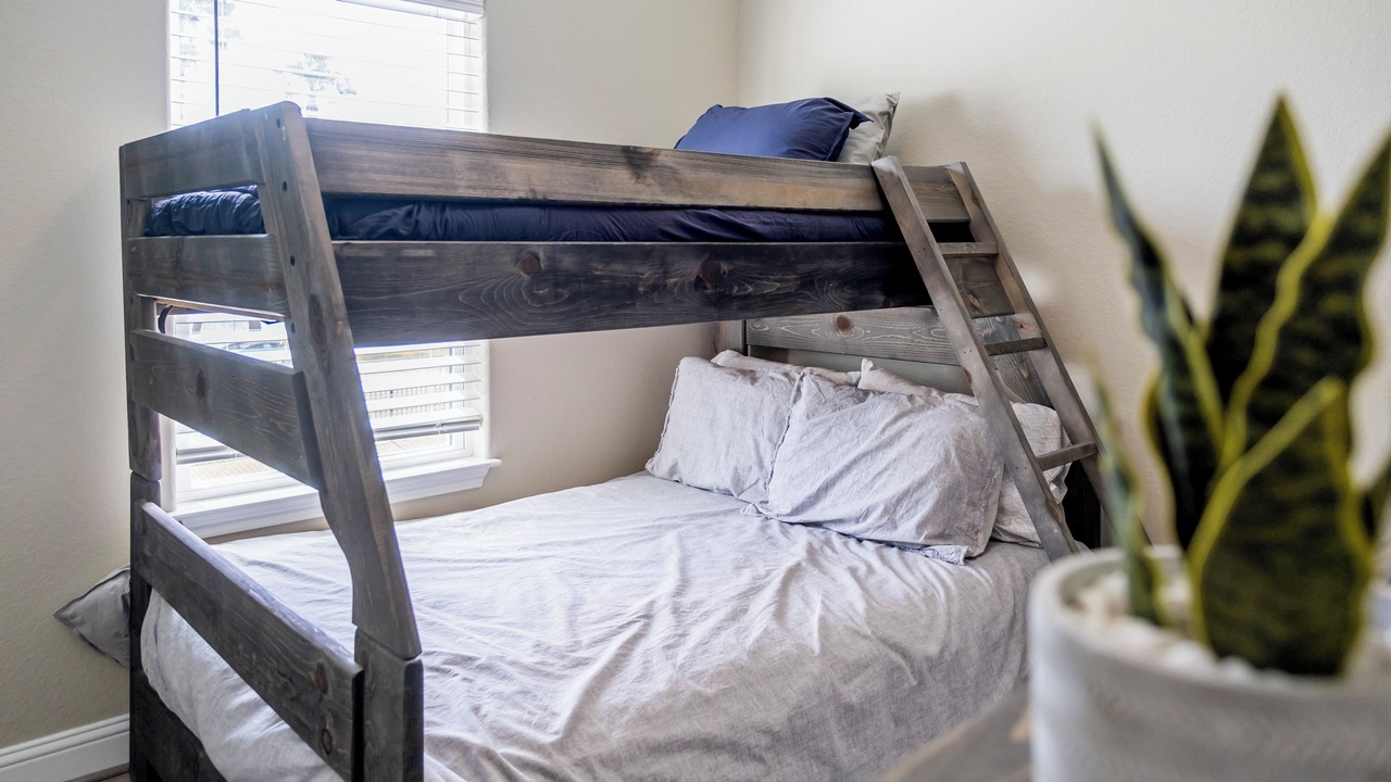 Photo of Bedroom in Clear Lake Shores