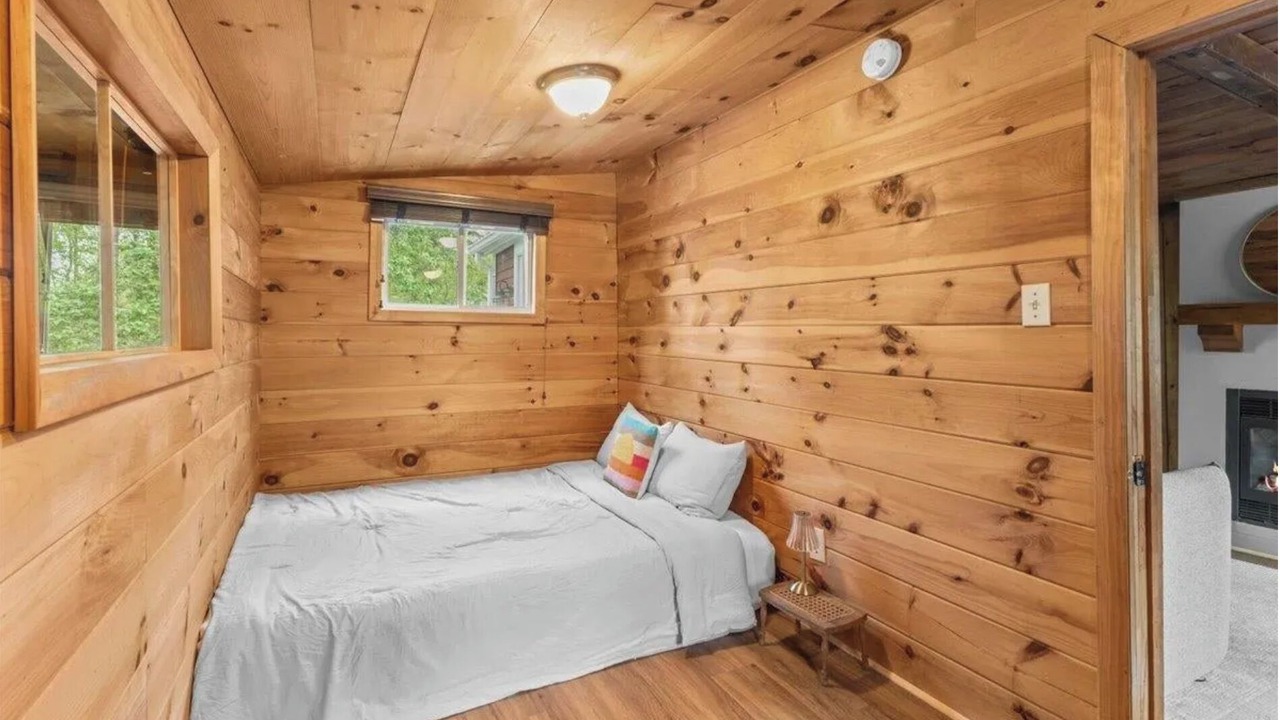 Photo of Bedroom in Malletts Bay