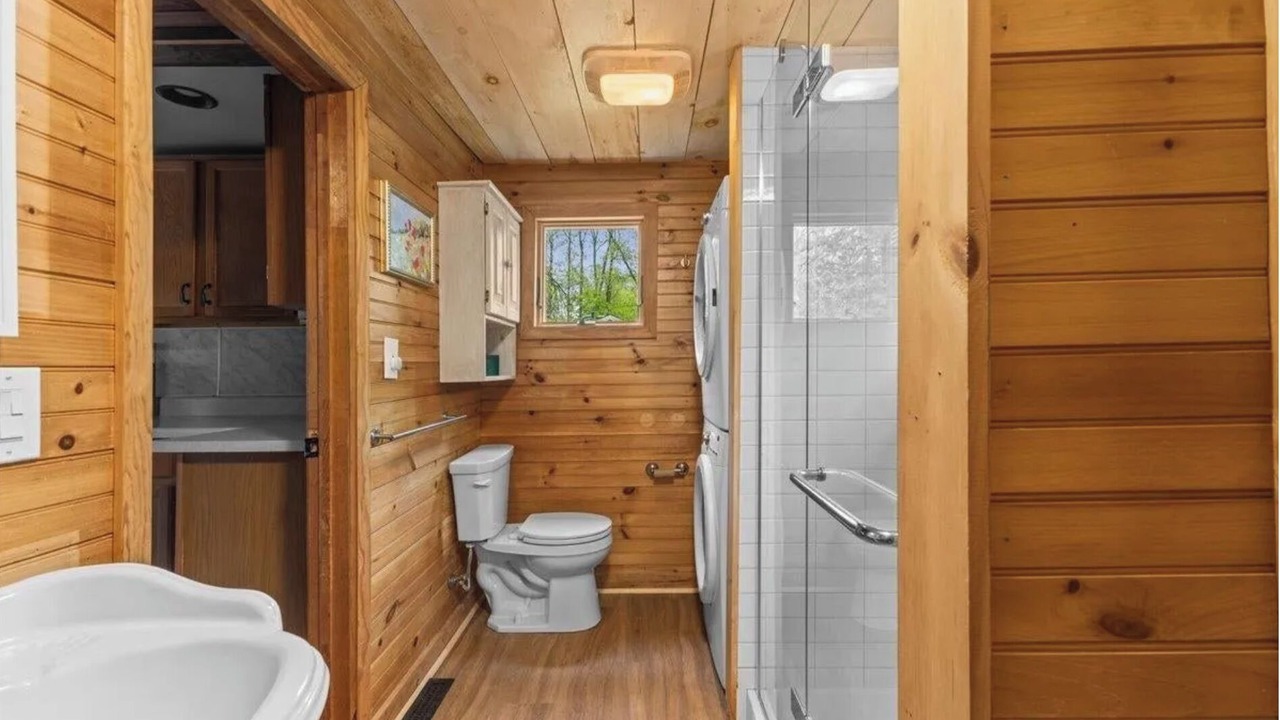 Photo of Bathroom in Malletts Bay