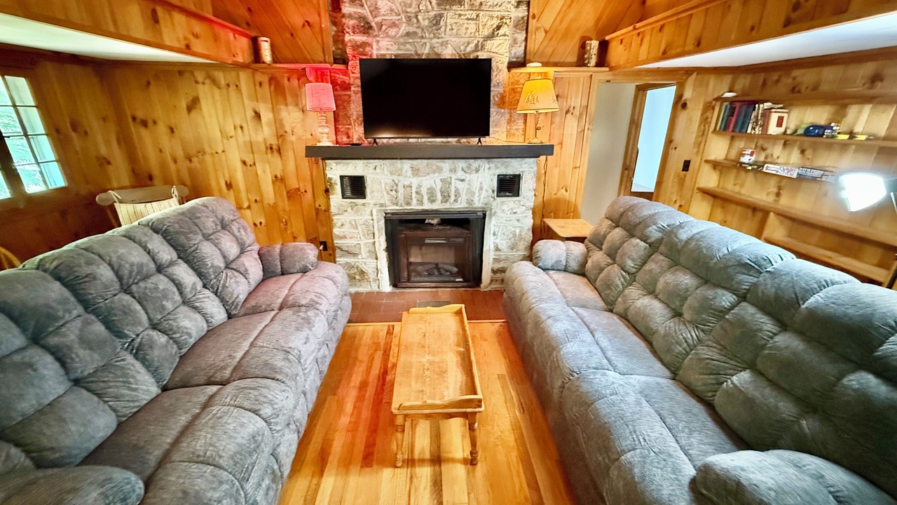 Photo of Livingroom in Northville