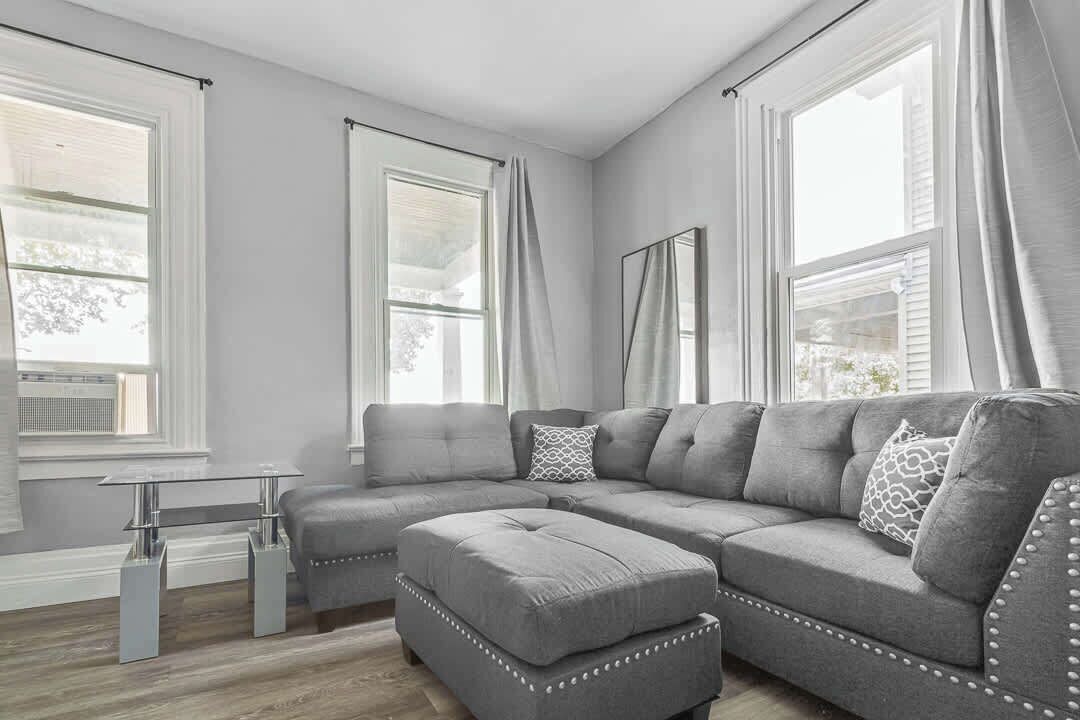 Photo of Livingroom in Downtown Niagara Falls