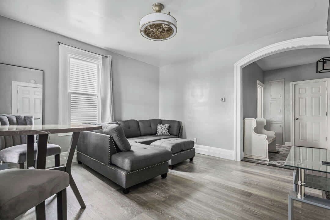 Photo of Livingroom in Downtown Niagara Falls