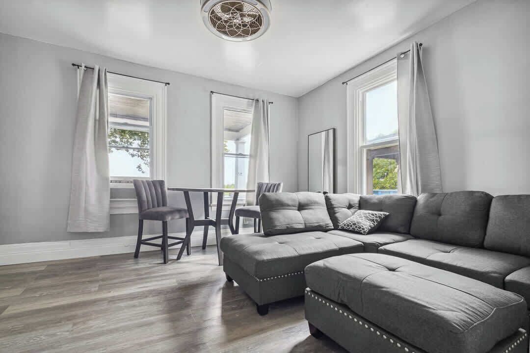 Photo of Livingroom in Downtown Niagara Falls