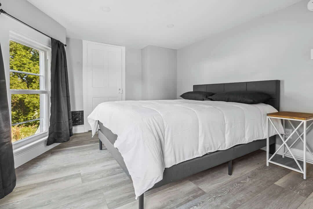 Photo of Bedroom in Downtown Niagara Falls