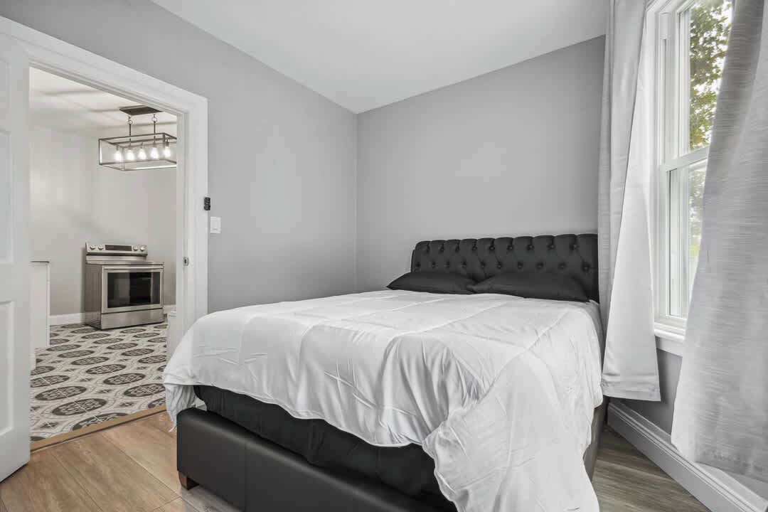 Photo of Bedroom in Downtown Niagara Falls