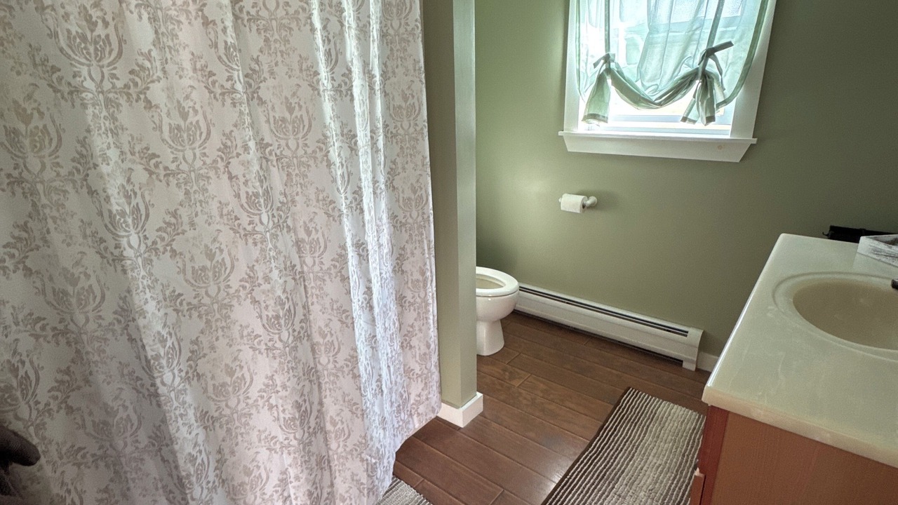 Photo of Bathroom in Newport Center