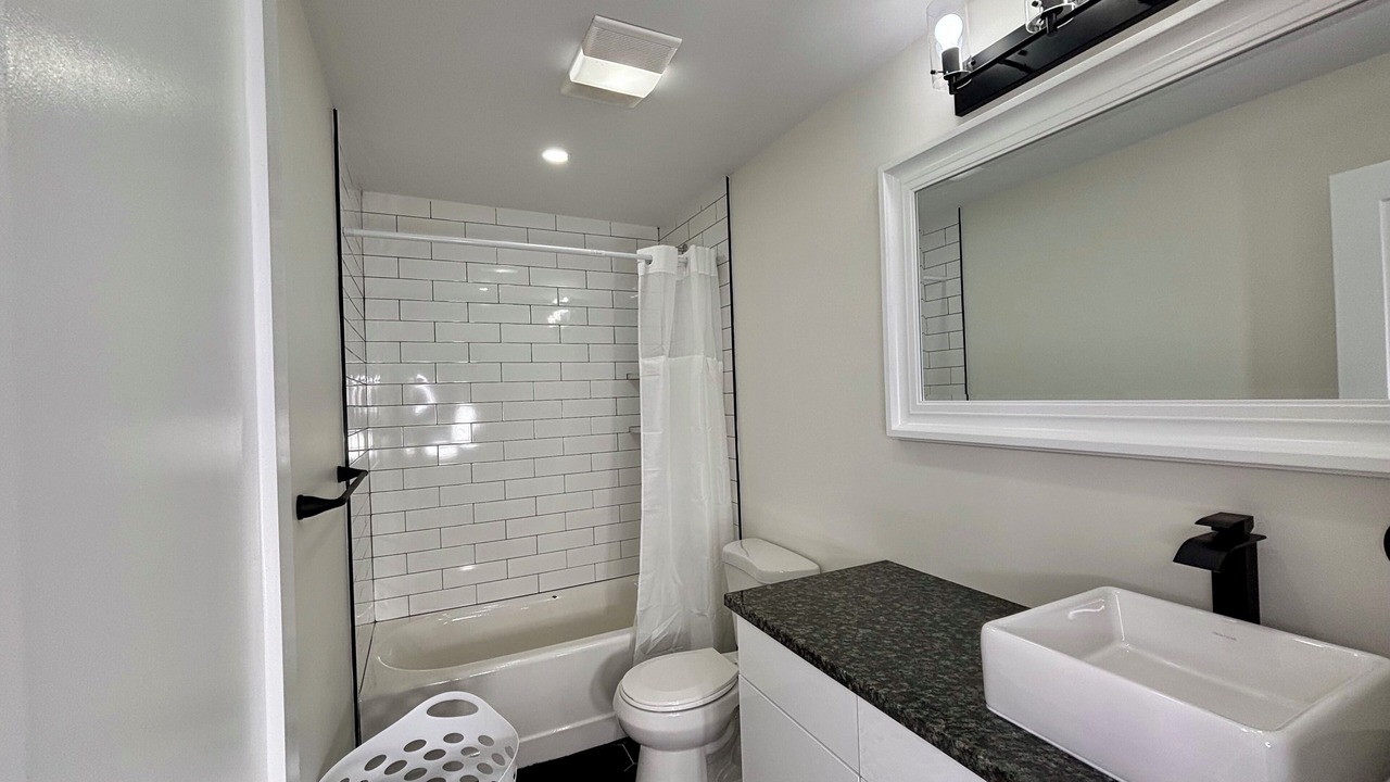 Photo of Bathroom in Stockade Historic District