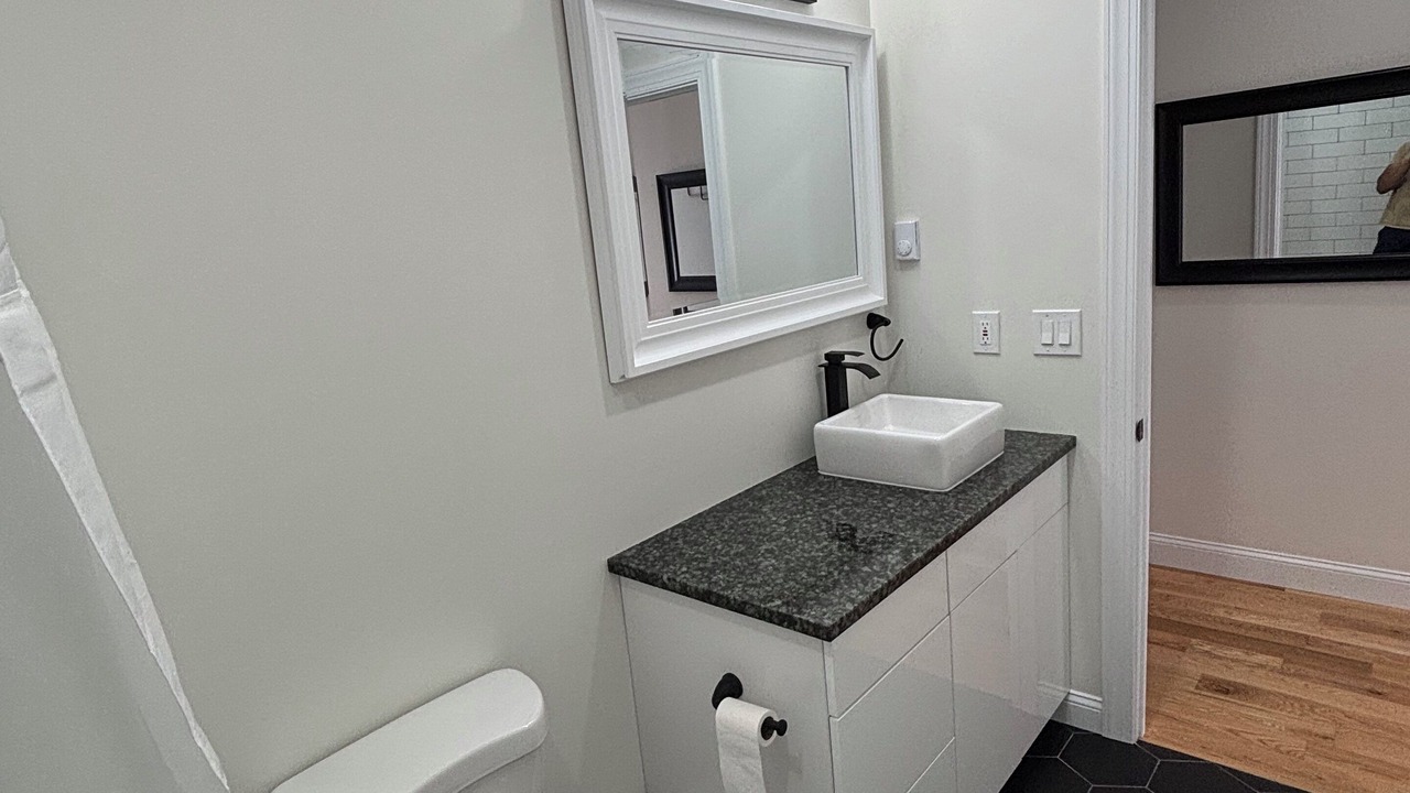 Photo of Bathroom in Stockade Historic District
