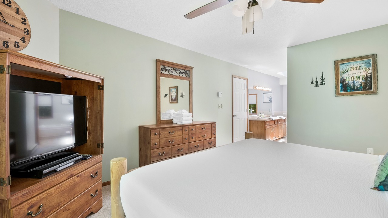 Photo of Bedroom in North Creek