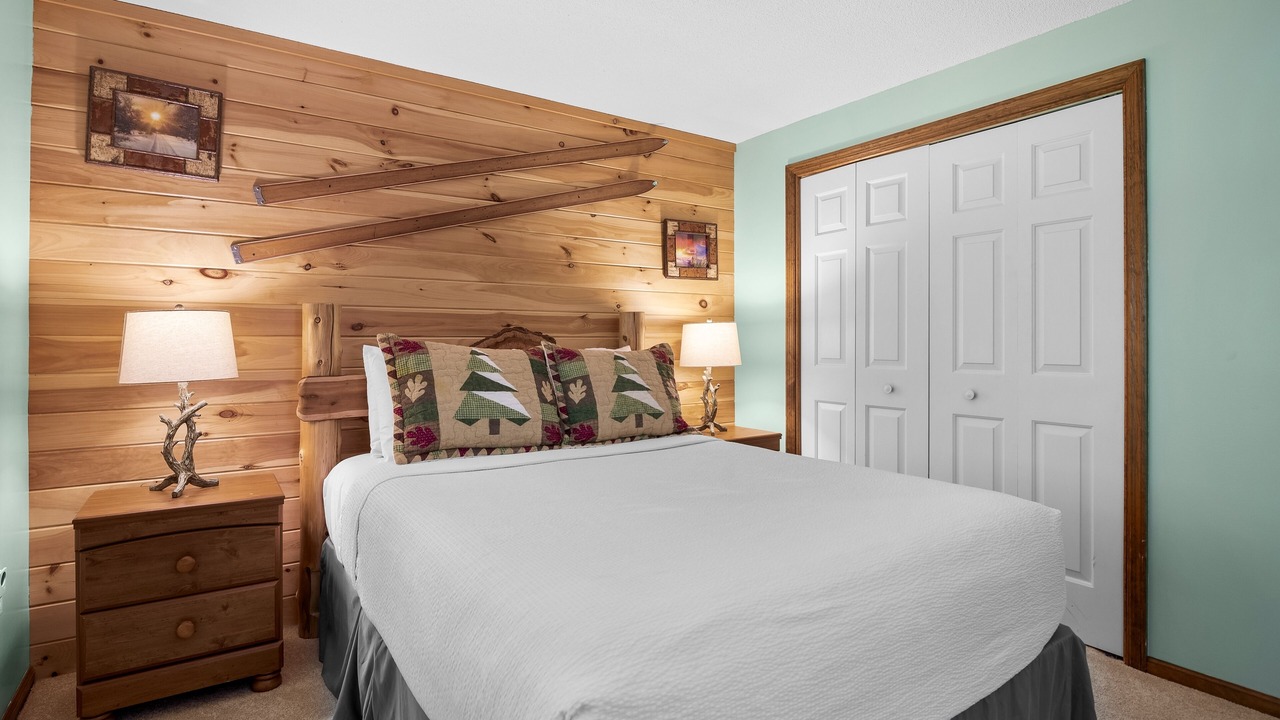 Photo of Bedroom in North Creek