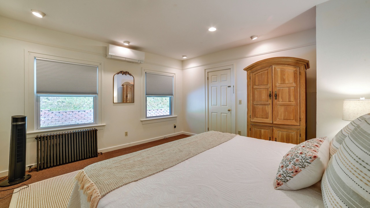 Photo of Bedroom in Cooperstown - Otsego Lake