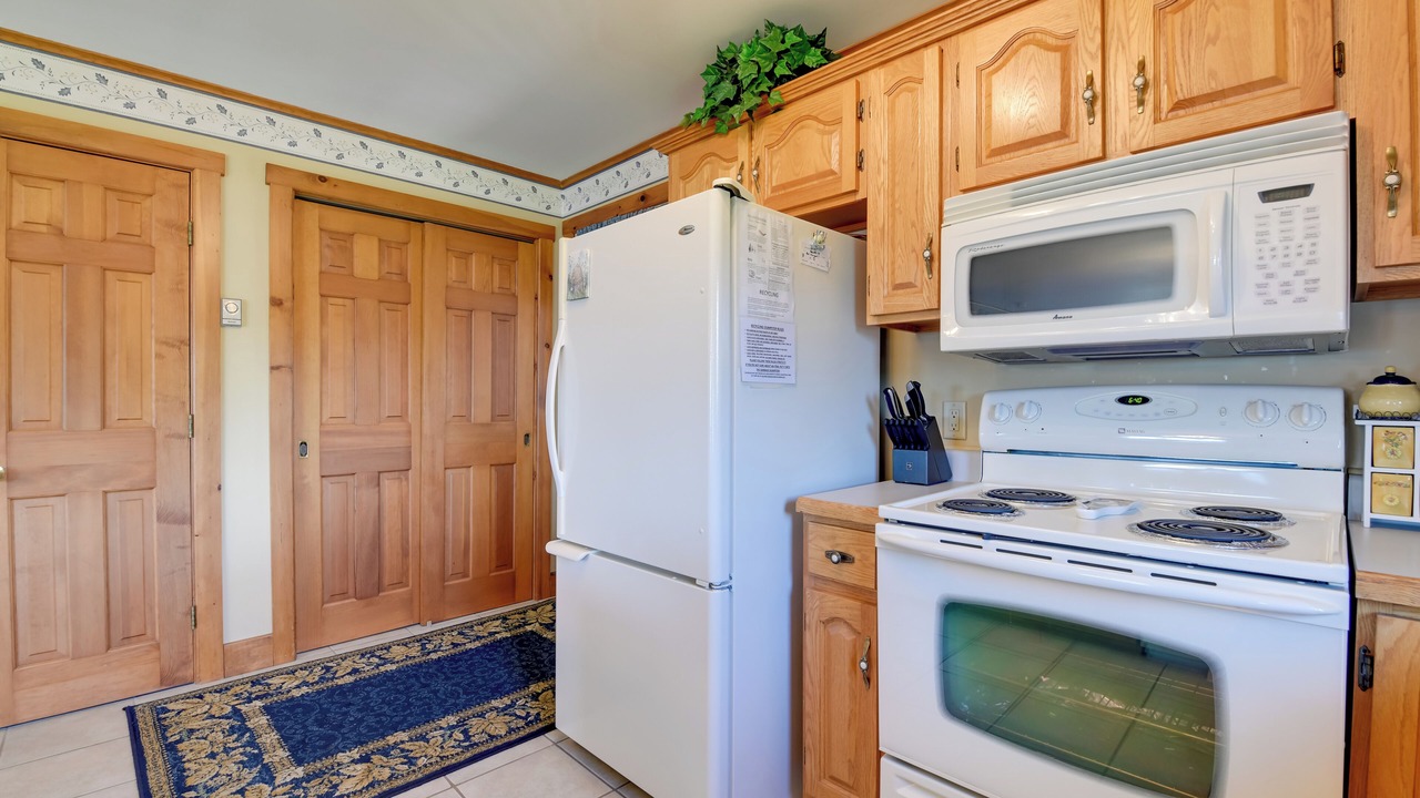 Photo of Kitchen in Newport Center