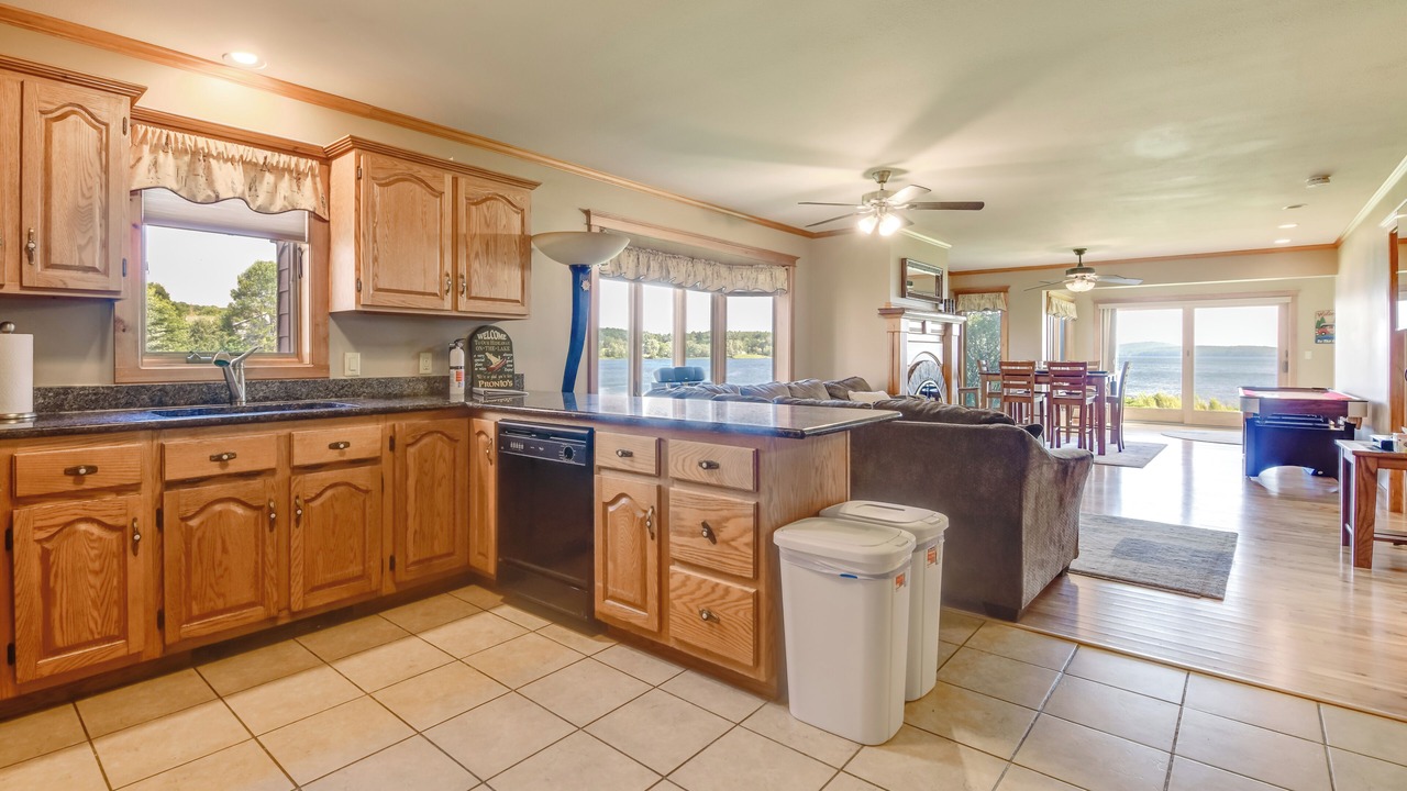 Photo of Kitchen in Newport Center