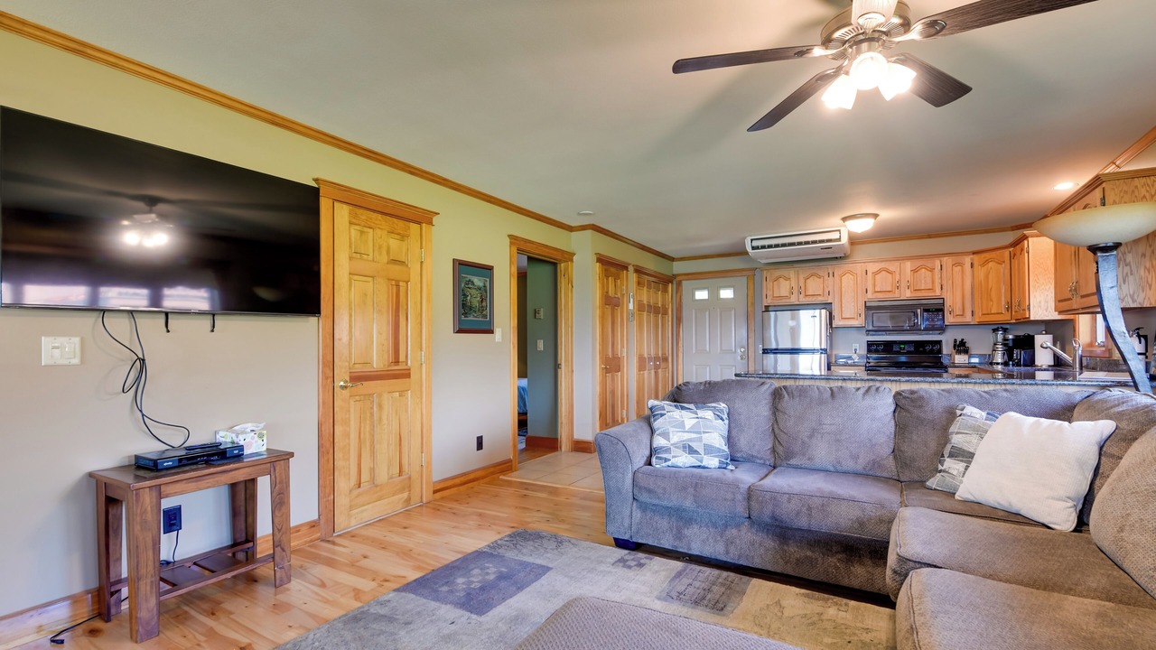 Photo of Livingroom in Newport Center