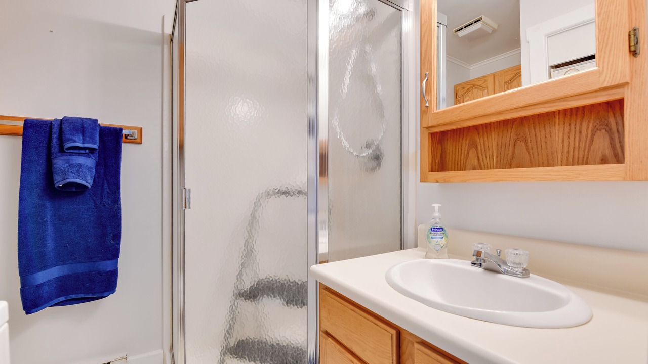 Photo of Bathroom in Newport Center