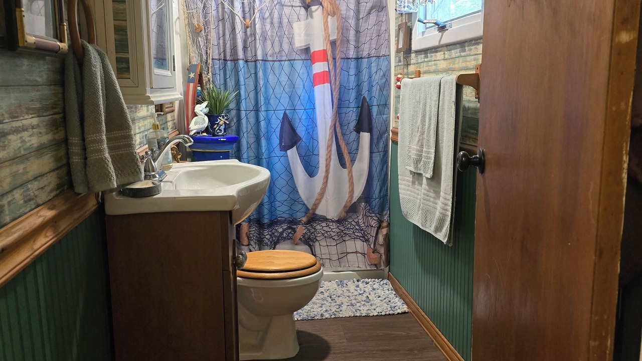 Photo of Bathroom in Wurtsboro
