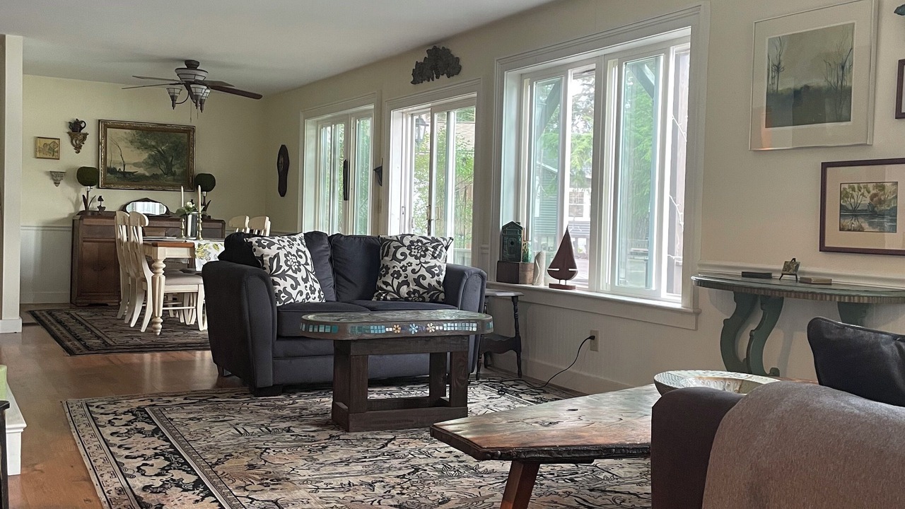 Photo of Livingroom in Hamilton